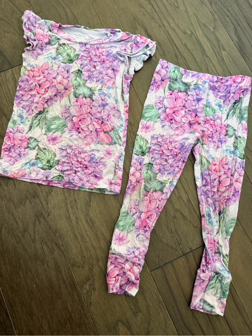 Bums and Roses bamboo Girls Floral Hydrangea Pajama Set in Pink & Purple